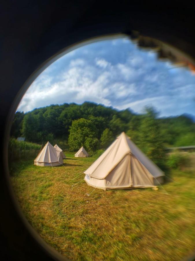 Luna Rock Glamping Brezoi - Blue Scai Exterior foto