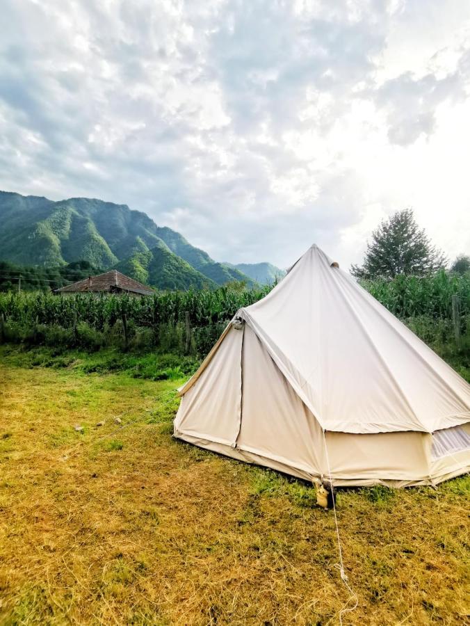 Luna Rock Glamping Brezoi - Blue Scai Exterior foto