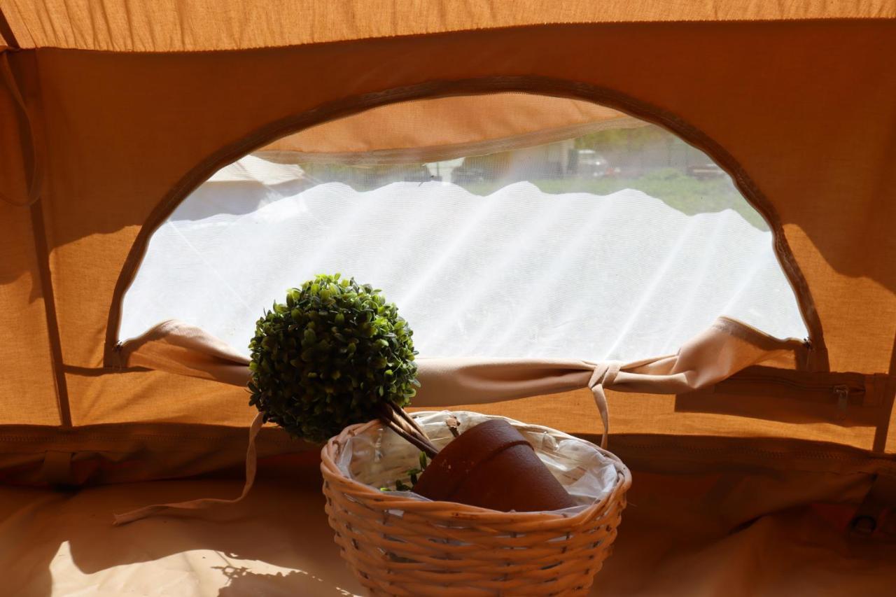 Luna Rock Glamping Brezoi - Blue Scai Exterior foto