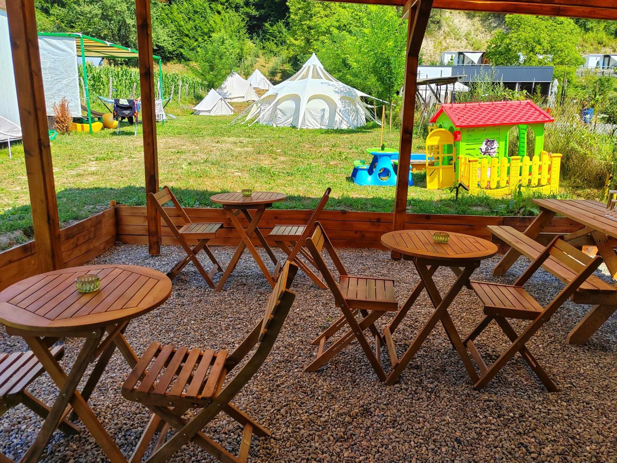 Luna Rock Glamping Brezoi - Blue Scai Exterior foto