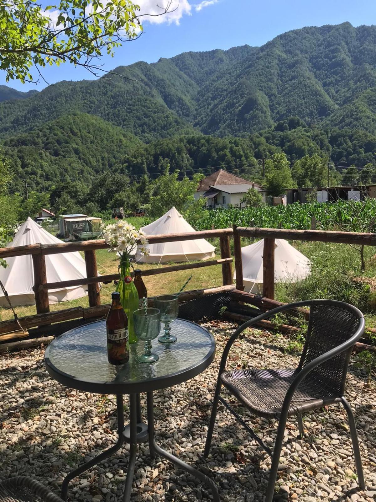 Luna Rock Glamping Brezoi - Blue Scai Exterior foto