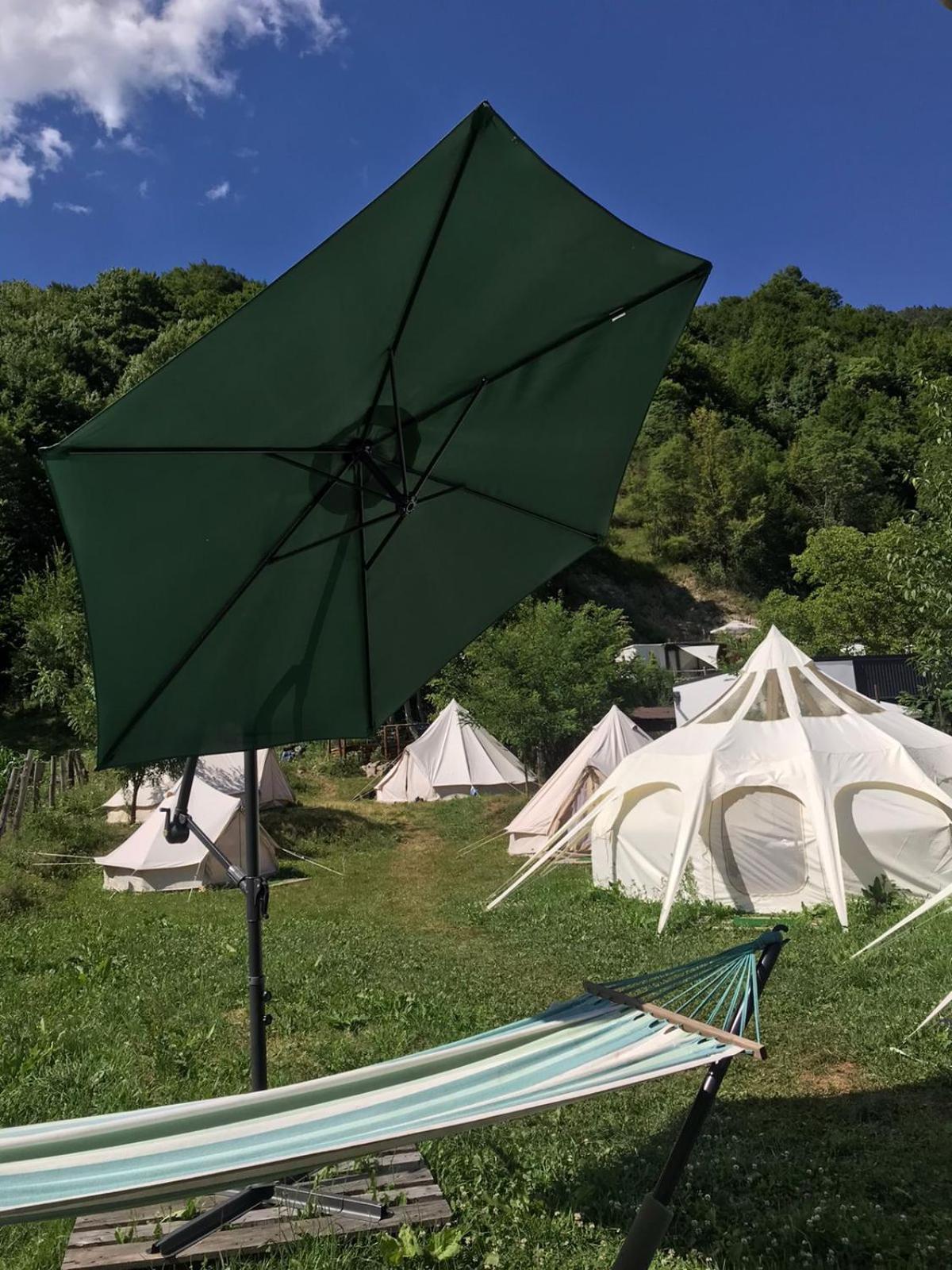 Luna Rock Glamping Brezoi - Blue Scai Exterior foto
