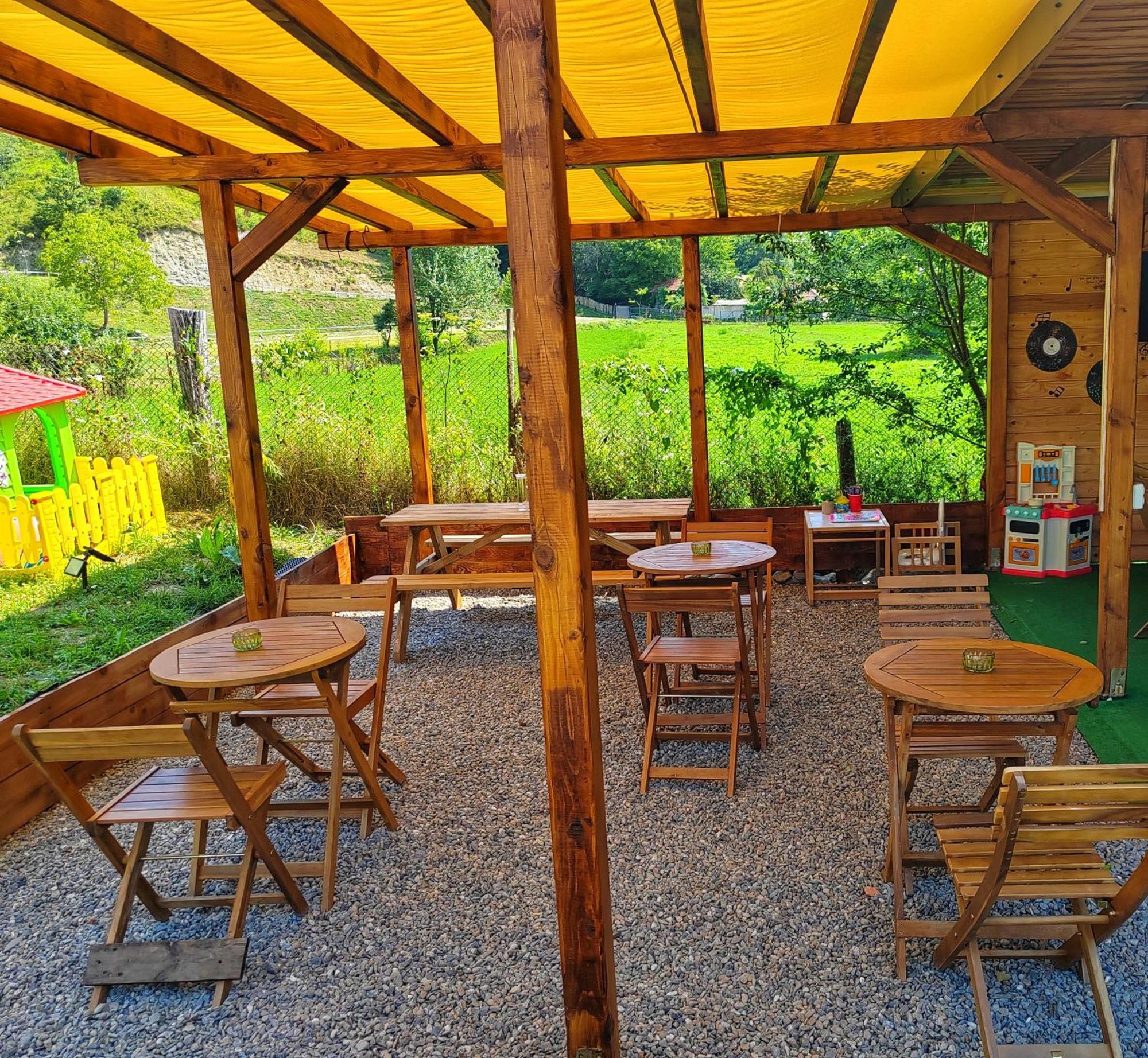 Luna Rock Glamping Brezoi - Blue Scai Exterior foto
