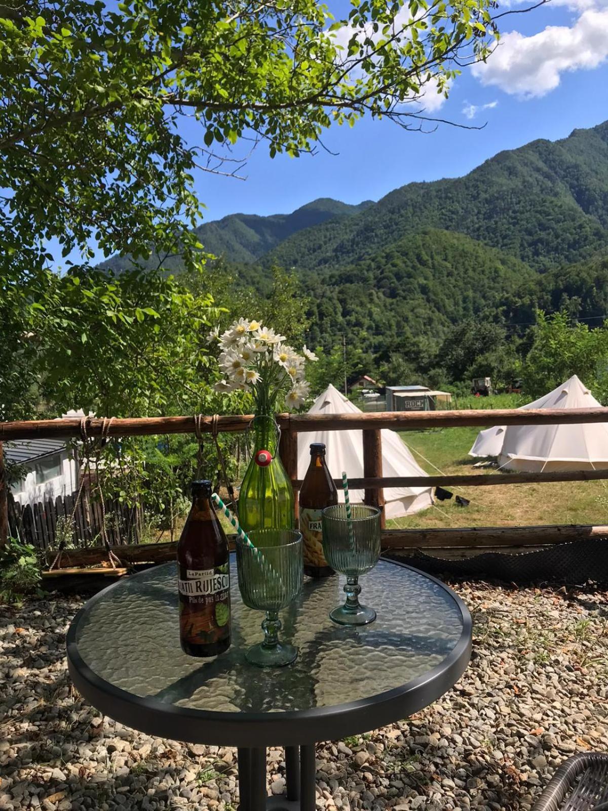 Luna Rock Glamping Brezoi - Blue Scai Exterior foto