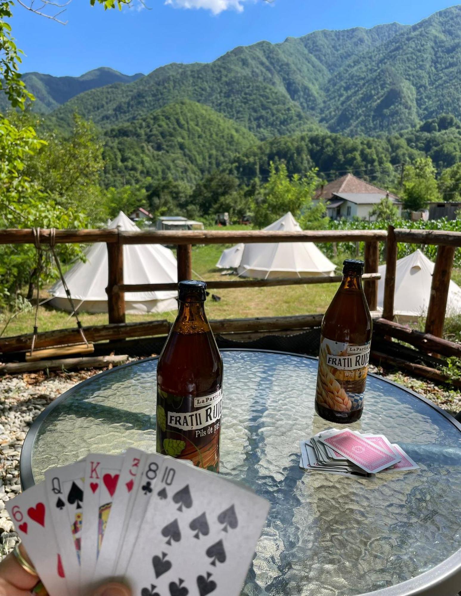 Luna Rock Glamping Brezoi - Blue Scai Exterior foto